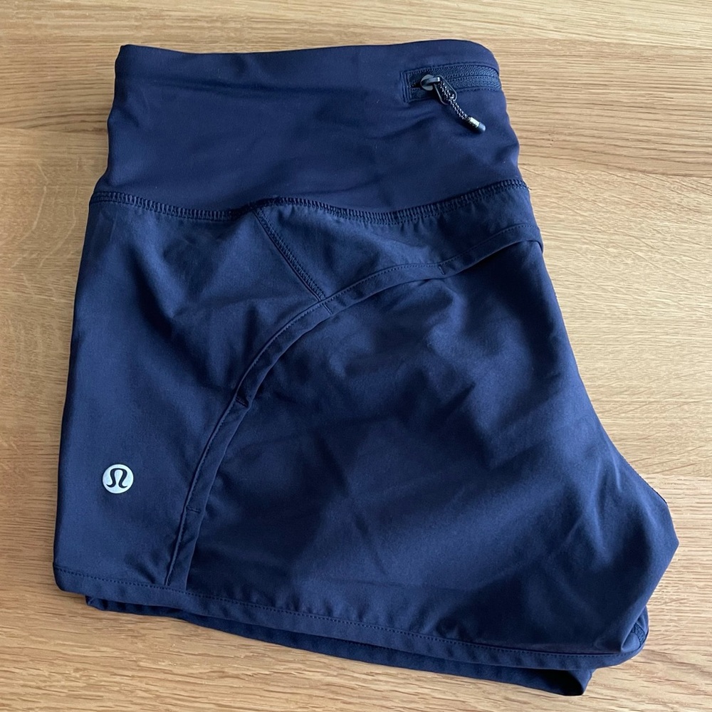 Lululemon speed up mid-rise short. Navy. Sz:4